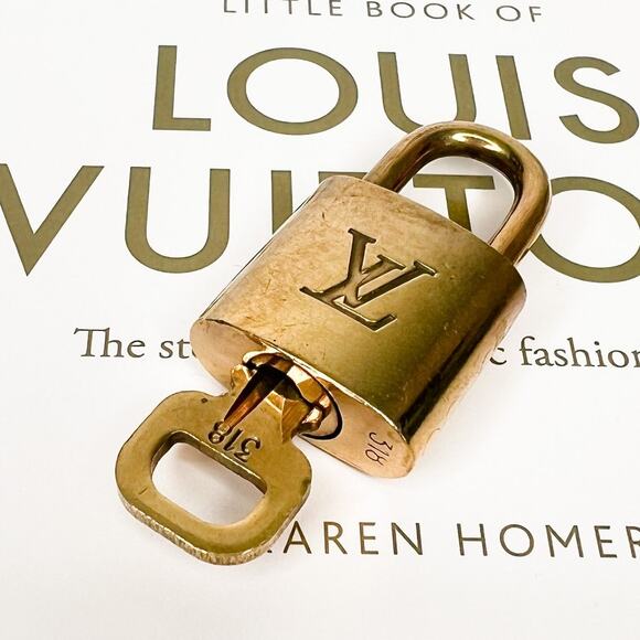 Louis Vuitton #318 Gold Brass Lock & Key Charm Clochette Set 🔐 - Picture 1 of 6
